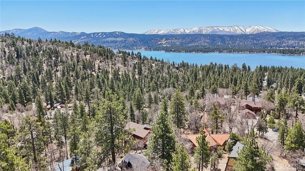 1179 Ridge Road Fawnskin, CA 92333