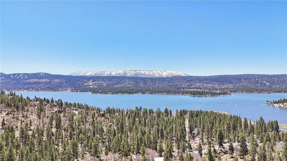 1179 Ridge Road Fawnskin, CA 92333