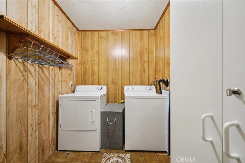 1179 Ridge Road Fawnskin, CA 92333