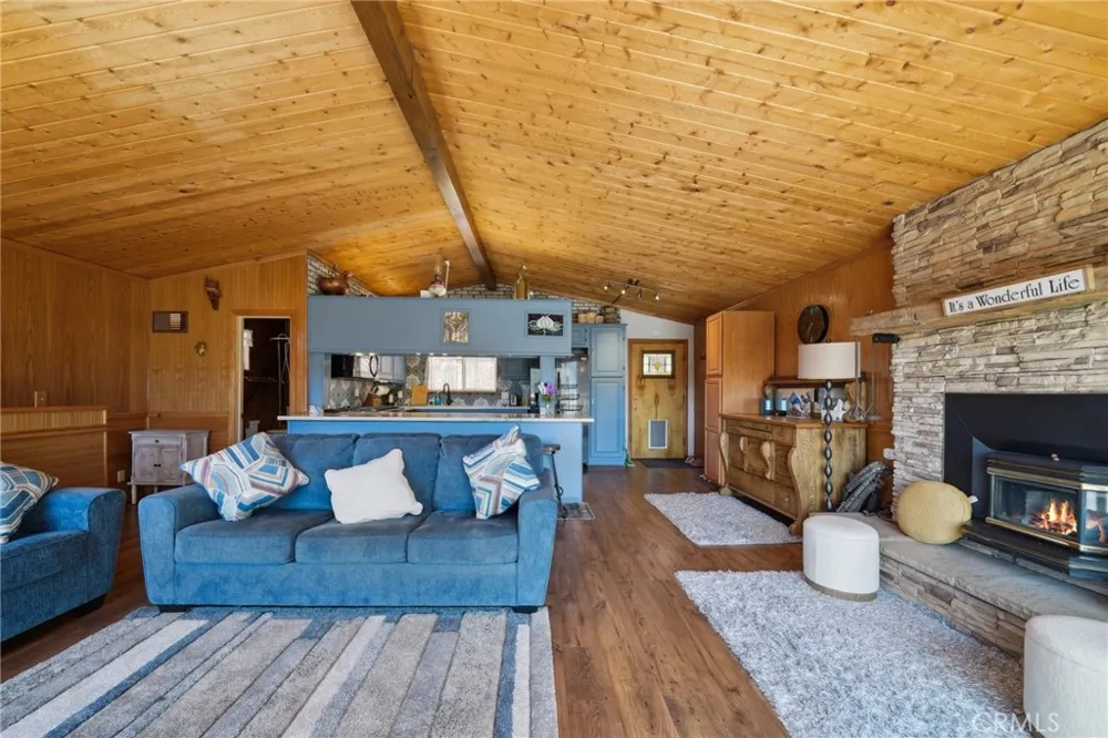 1179 Ridge Road Fawnskin, CA 92333