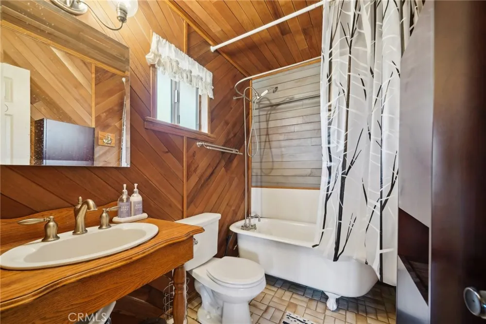 1179 Ridge Road Fawnskin, CA 92333