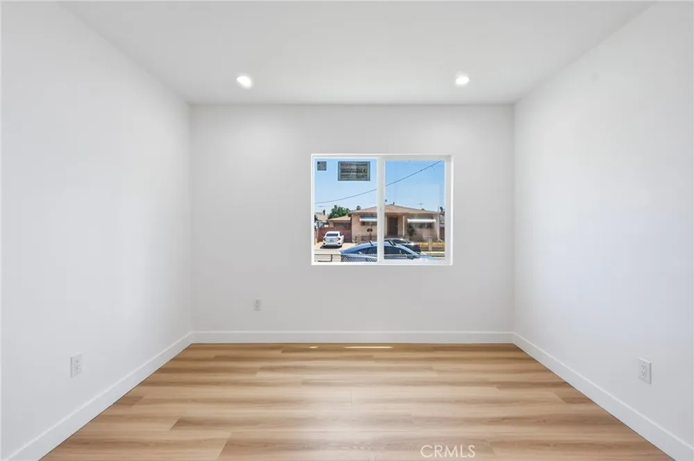 1433 Neptune Wilmington, CA 90744