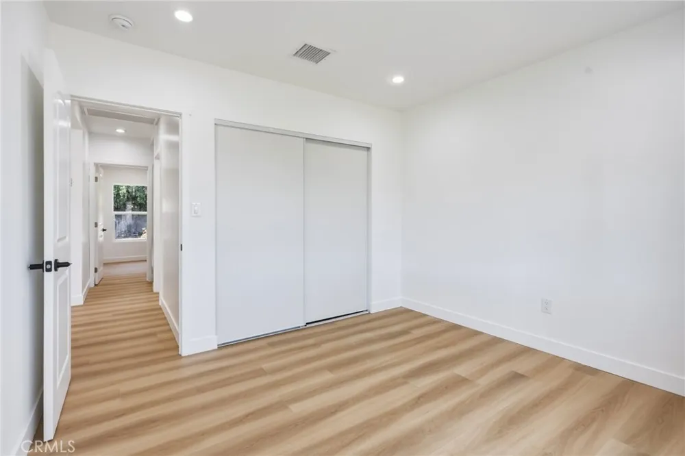 1433 Neptune Wilmington, CA 90744