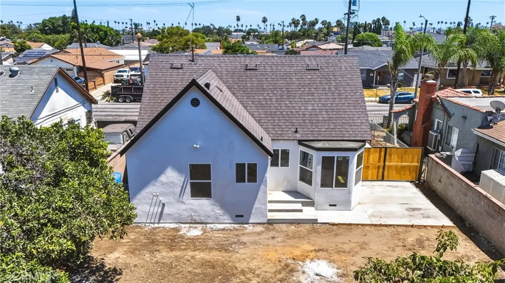 1433 Neptune Wilmington, CA 90744