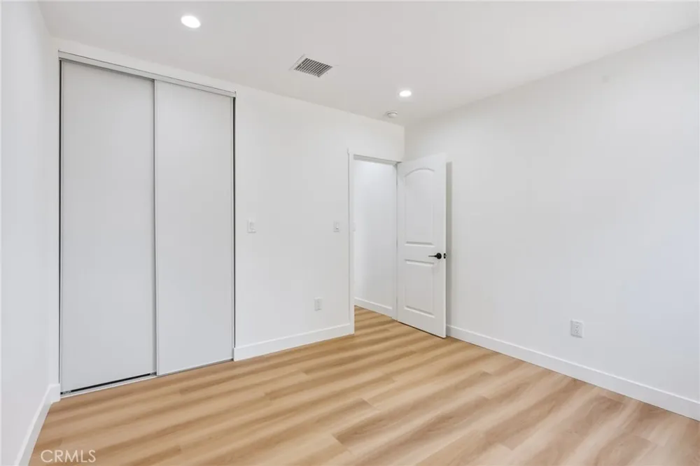 1433 Neptune Wilmington, CA 90744
