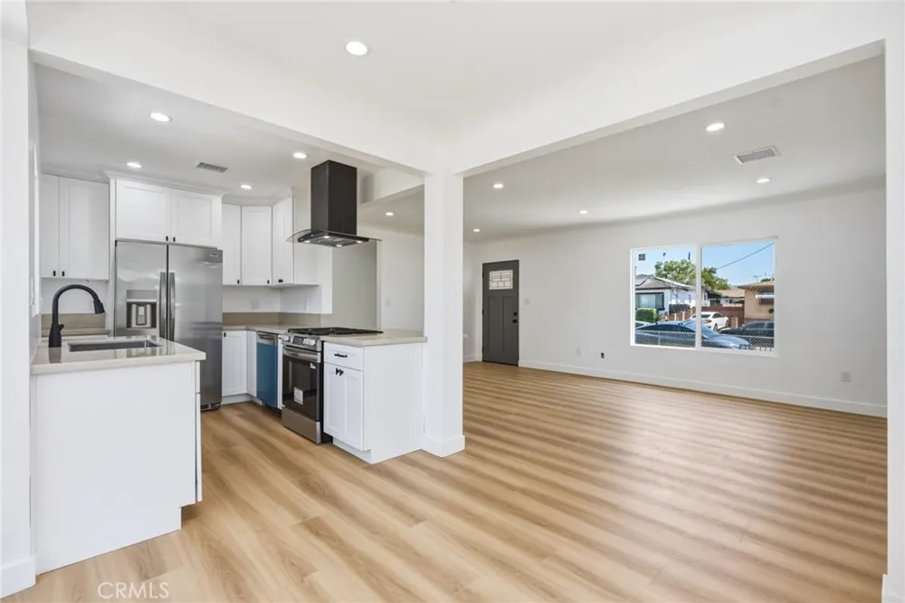 1433 Neptune Wilmington, CA 90744