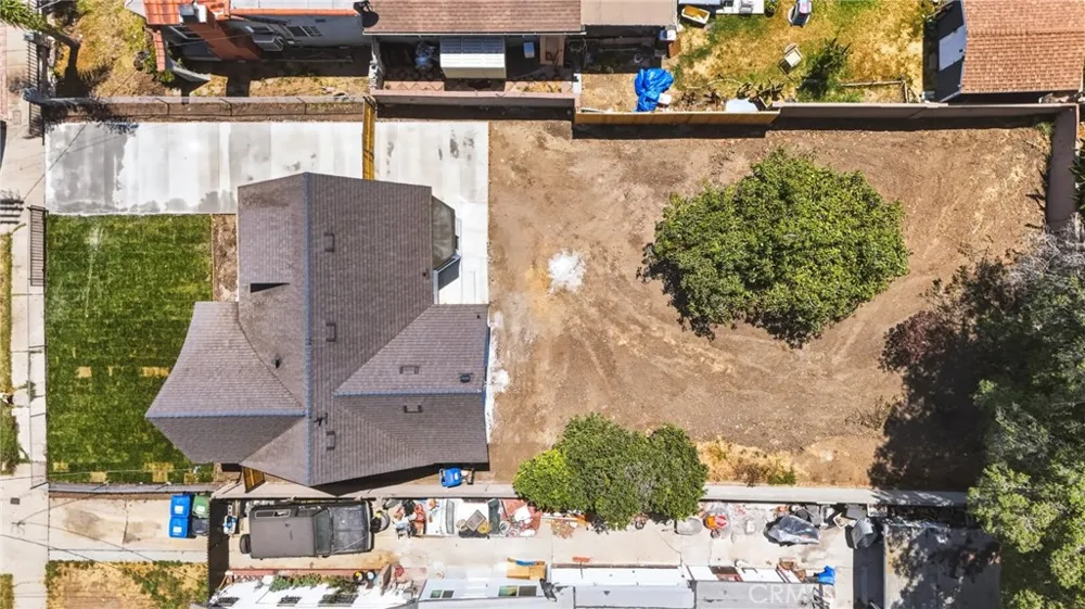 1433 Neptune Wilmington, CA 90744