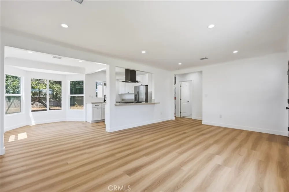1433 Neptune Wilmington, CA 90744