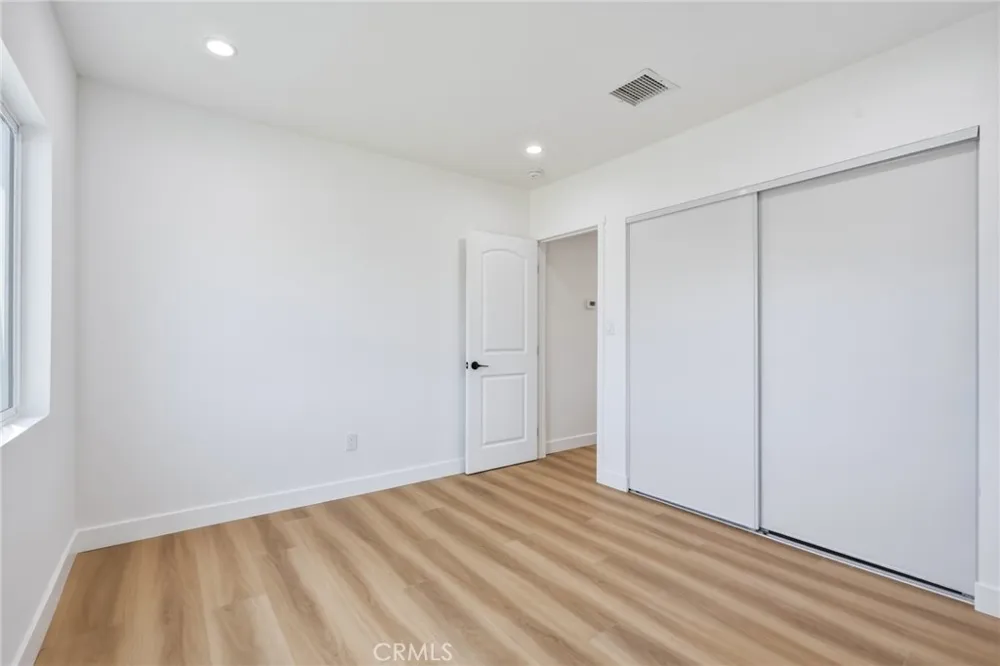 1433 Neptune Wilmington, CA 90744