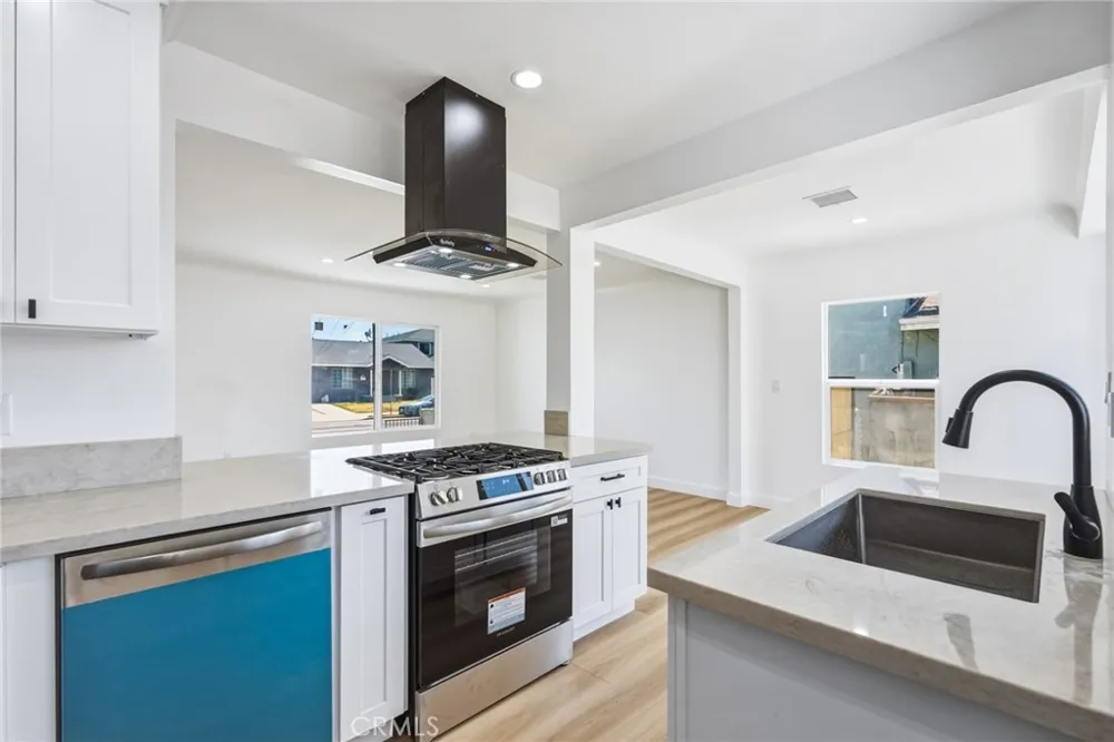 1433 Neptune Wilmington, CA 90744
