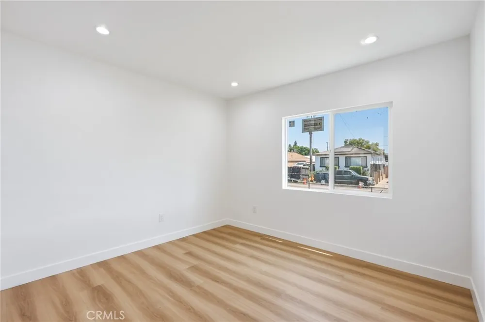 1433 Neptune Wilmington, CA 90744