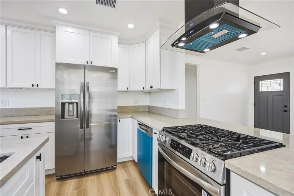 1433 Neptune Wilmington, CA 90744