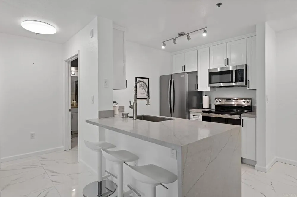 1970 Columbia Street San Diego, CA 92101
