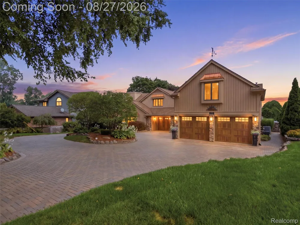 3549 Mann Road Waterford Charter Township, MI 48346