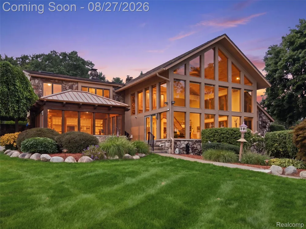 3549 Mann Road Waterford Charter Township, MI 48346