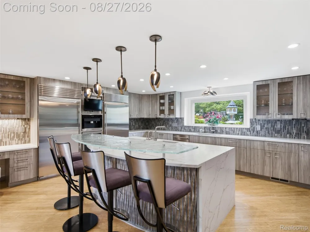 3549 Mann Road Waterford Charter Township, MI 48346