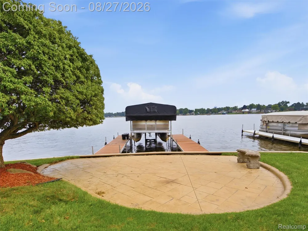 3549 Mann Road Waterford Charter Township, MI 48346