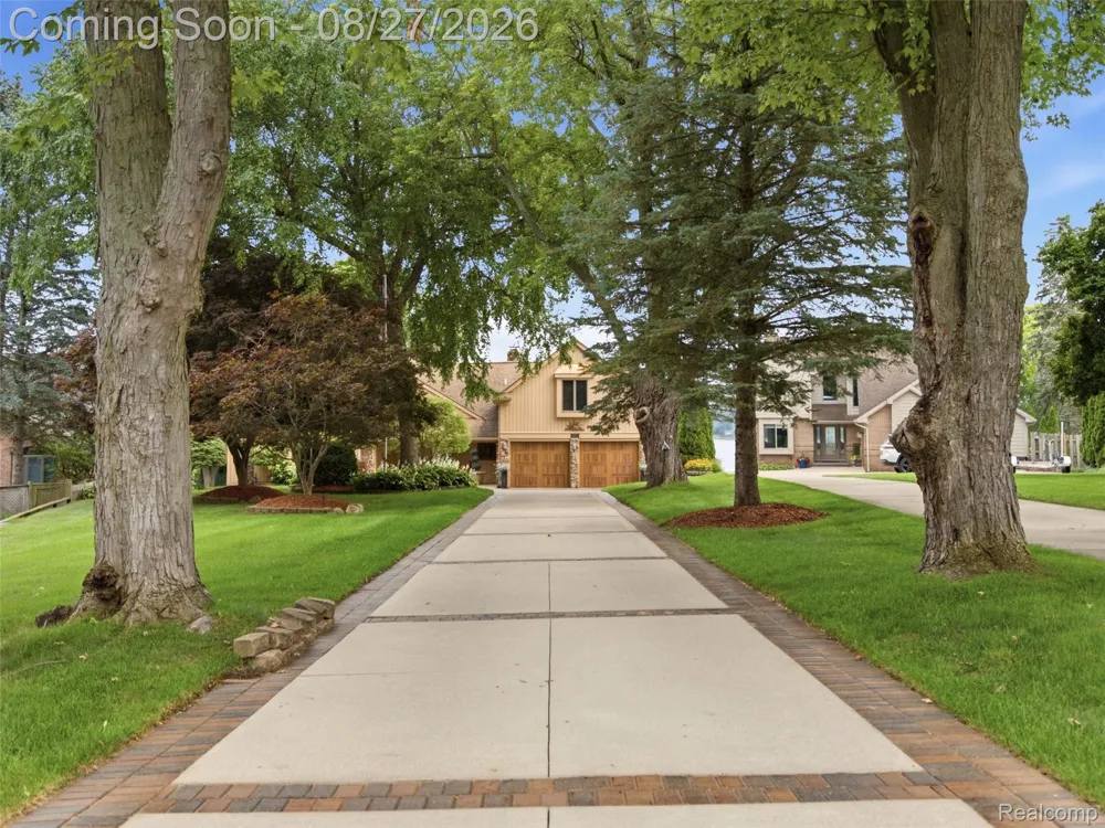3549 Mann Road Waterford Charter Township, MI 48346