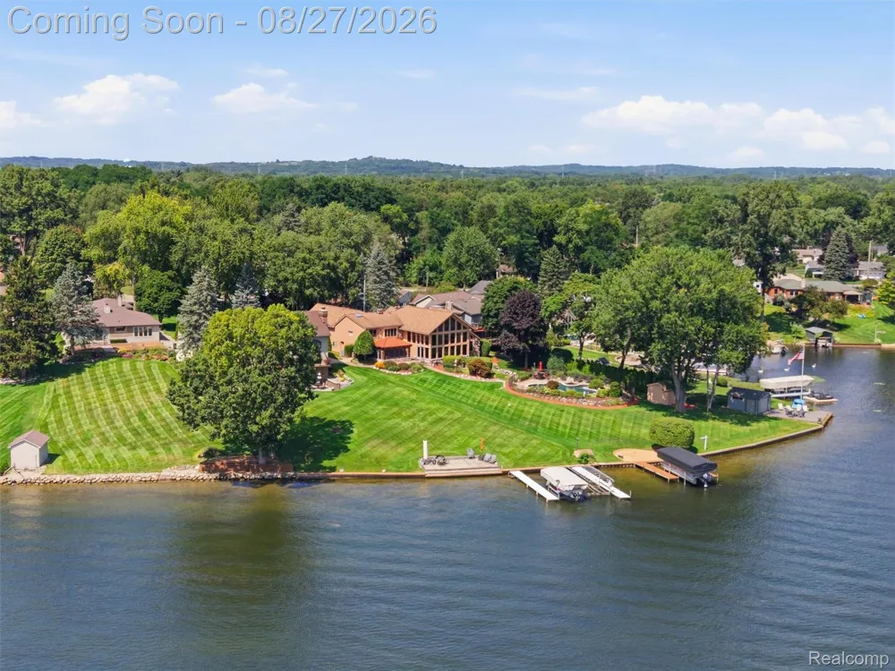 3549 Mann Road Waterford Charter Township, MI 48346