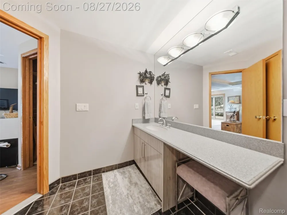 3549 Mann Road Waterford Charter Township, MI 48346