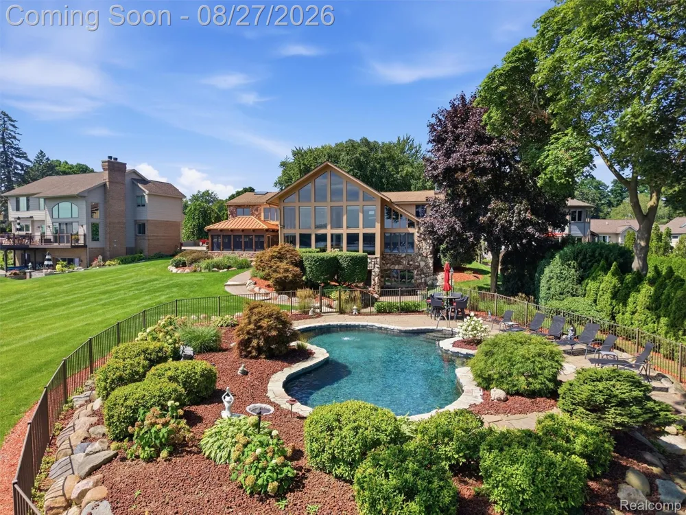 3549 Mann Road Waterford Charter Township, MI 48346