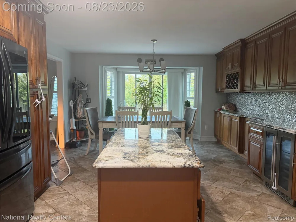39714 Lembke Drive Sterling Heights City, MI 48313