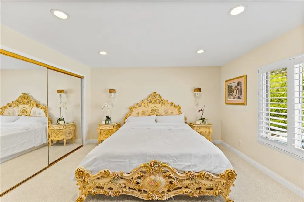 676 redwood Lane San Dimas, CA 91773