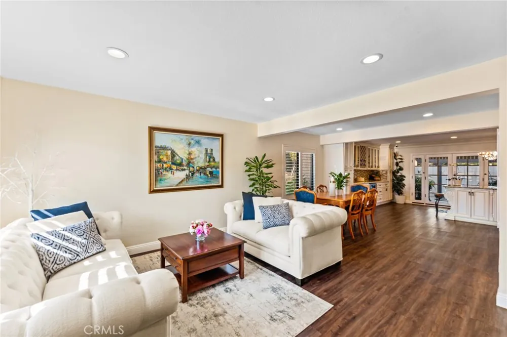 676 redwood Lane San Dimas, CA 91773