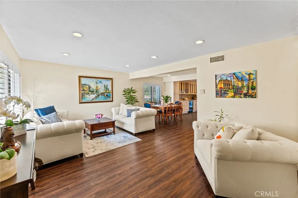 676 redwood Lane San Dimas, CA 91773