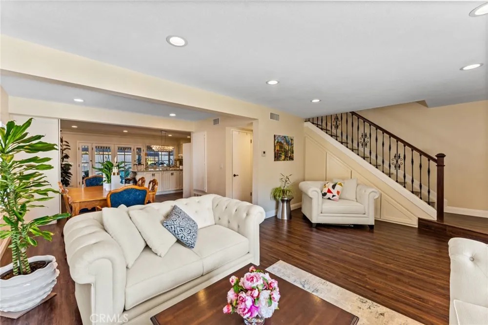 676 redwood Lane San Dimas, CA 91773