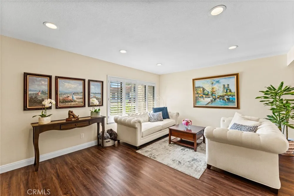 676 redwood Lane San Dimas, CA 91773