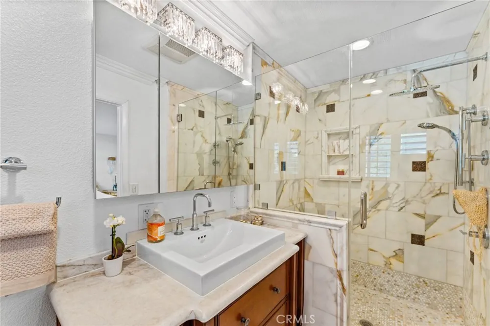 676 redwood Lane San Dimas, CA 91773