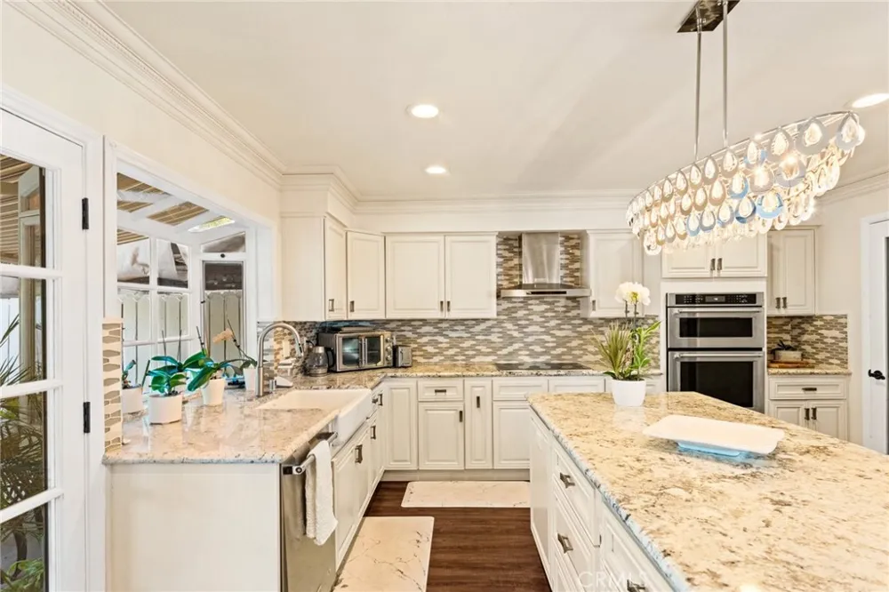 676 redwood Lane San Dimas, CA 91773