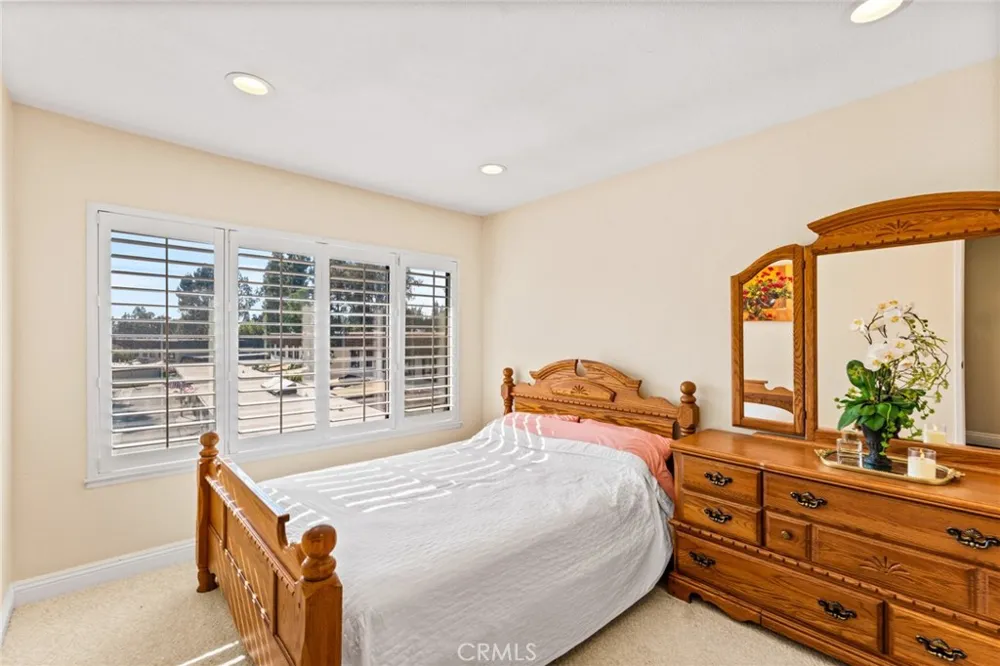 676 redwood Lane San Dimas, CA 91773