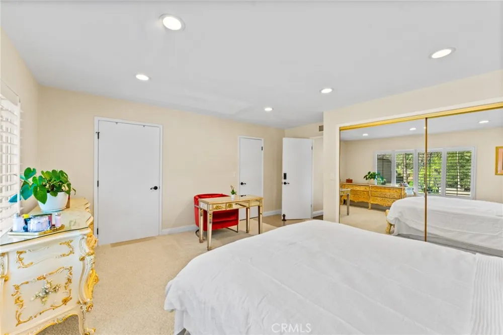 676 redwood Lane San Dimas, CA 91773
