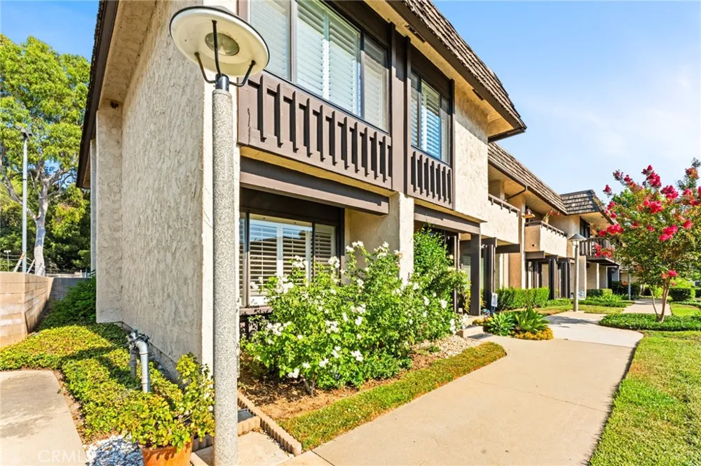 676 redwood Lane San Dimas, CA 91773