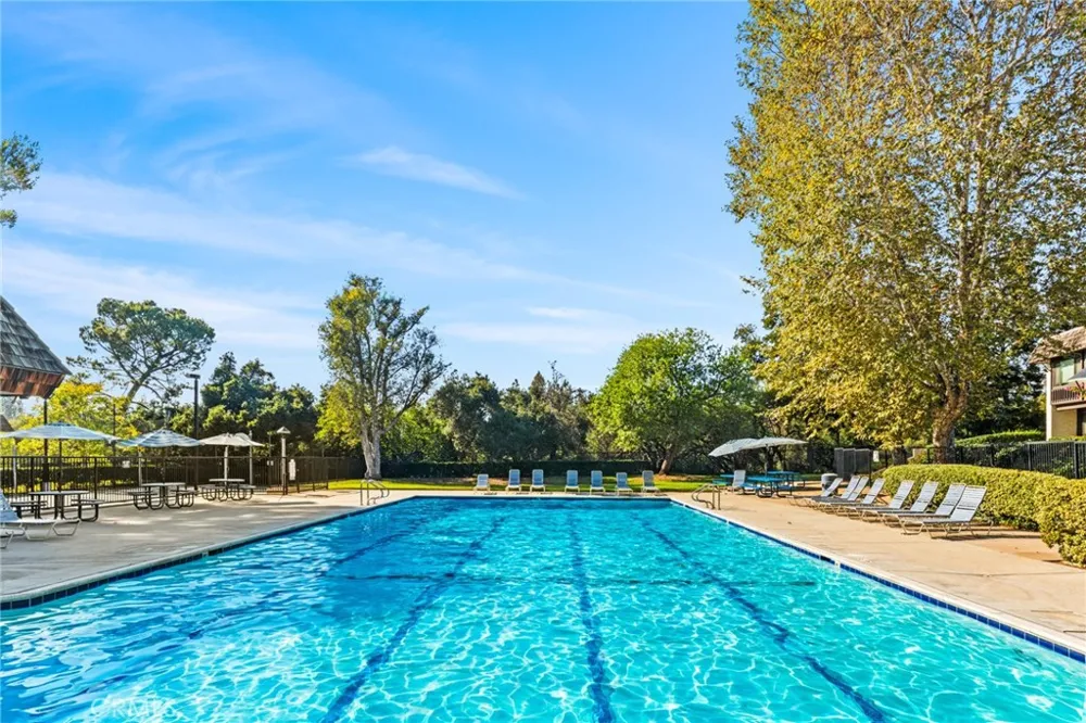 676 redwood Lane San Dimas, CA 91773
