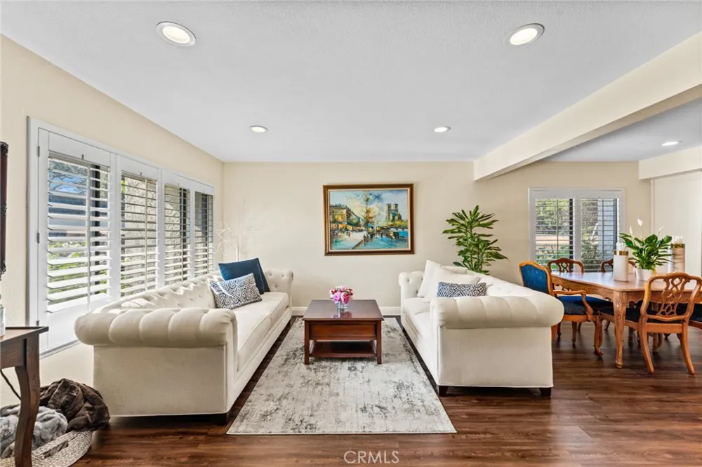 676 redwood Lane San Dimas, CA 91773