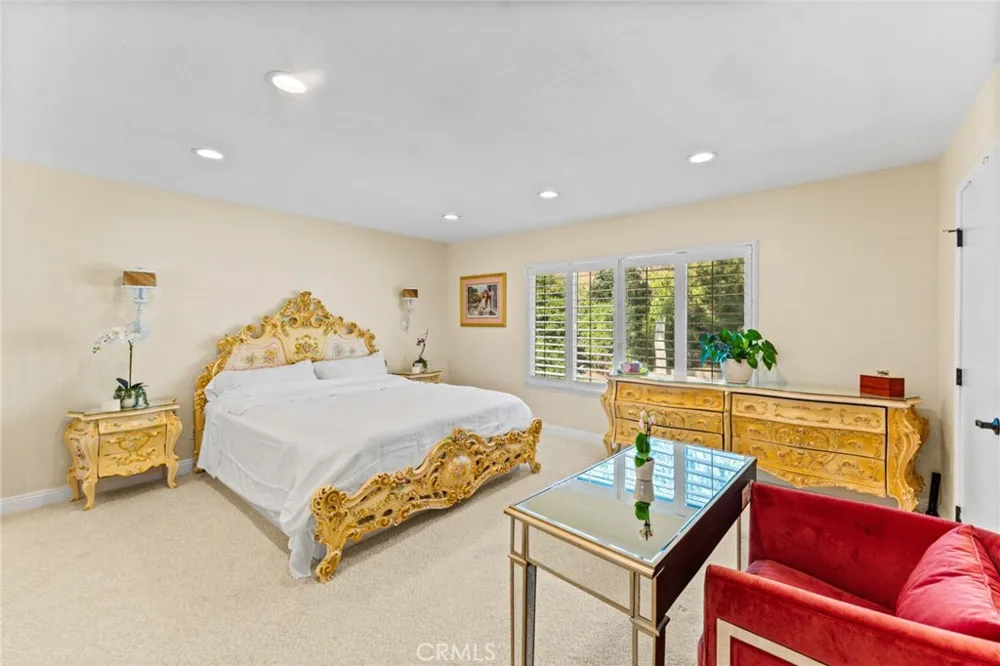 676 redwood Lane San Dimas, CA 91773