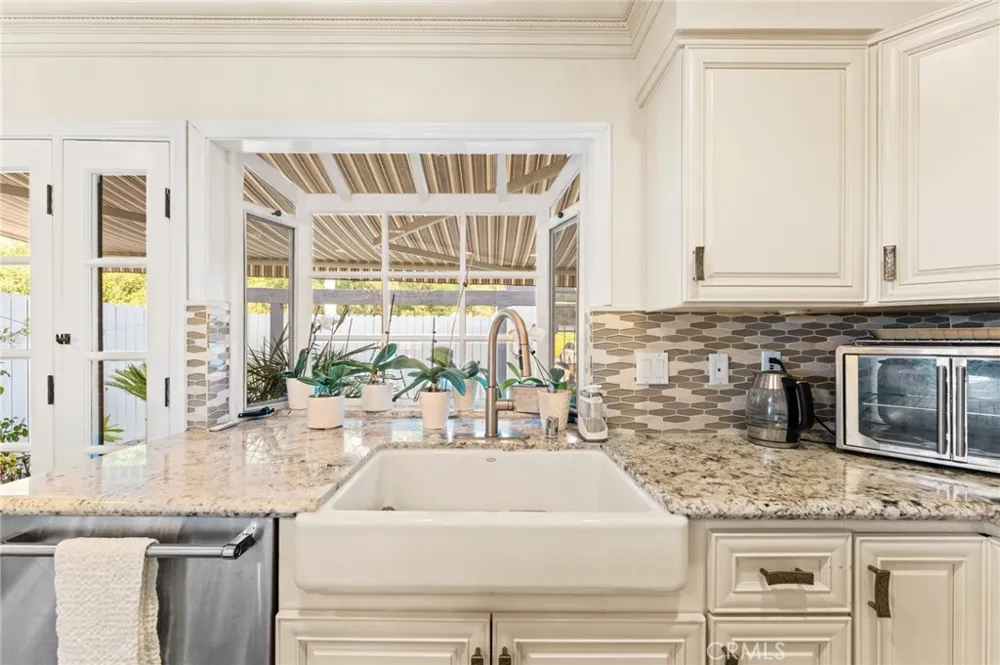 676 redwood Lane San Dimas, CA 91773