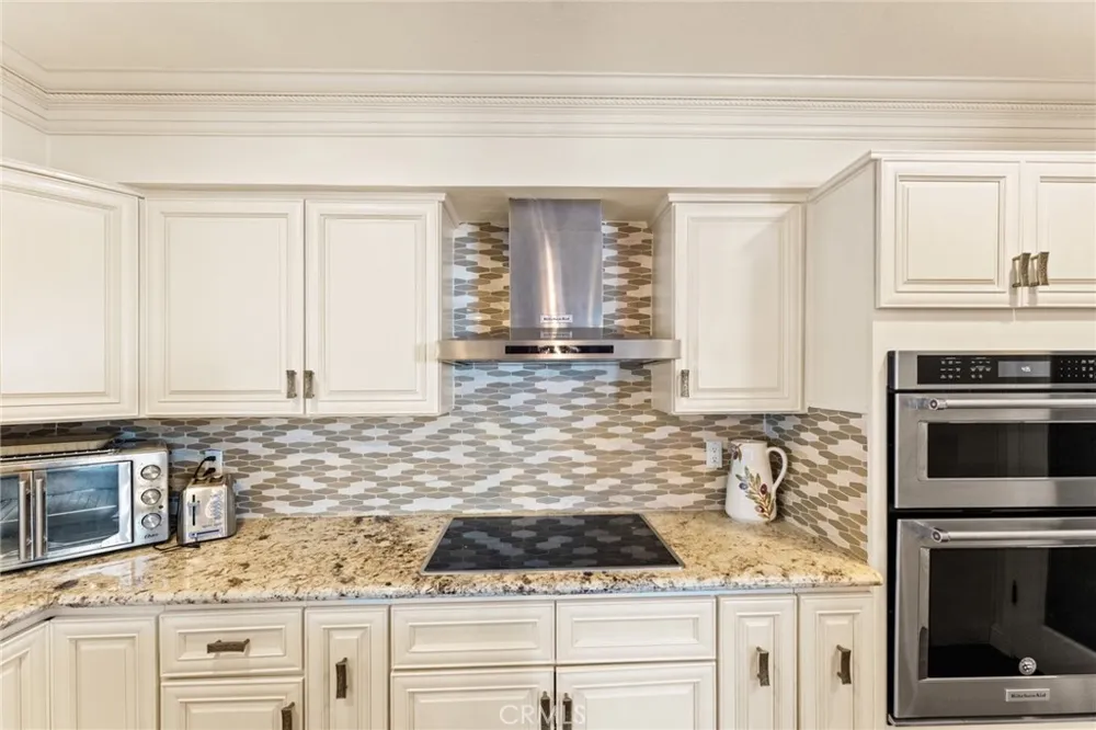 676 redwood Lane San Dimas, CA 91773