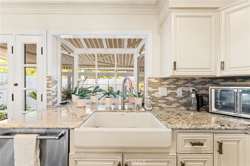 676 redwood Lane San Dimas, CA 91773