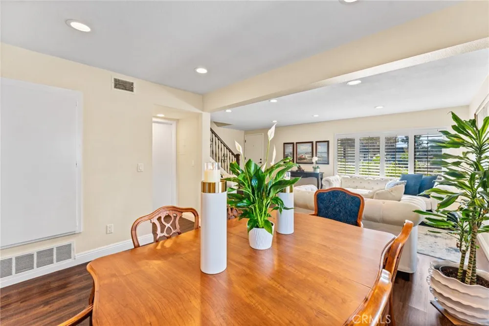 676 redwood Lane San Dimas, CA 91773