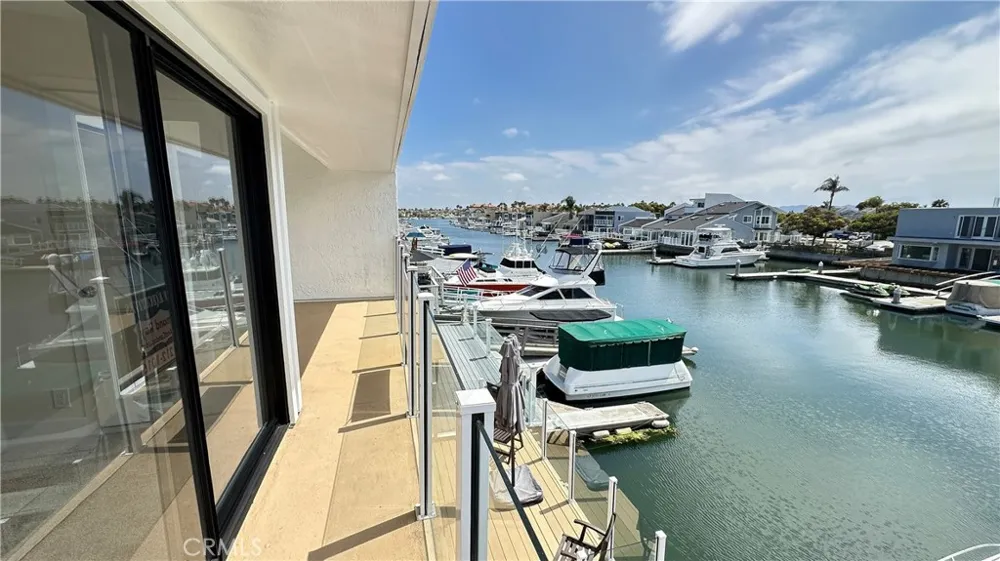 4630 Eastbourne Bay Oxnard, CA 93035