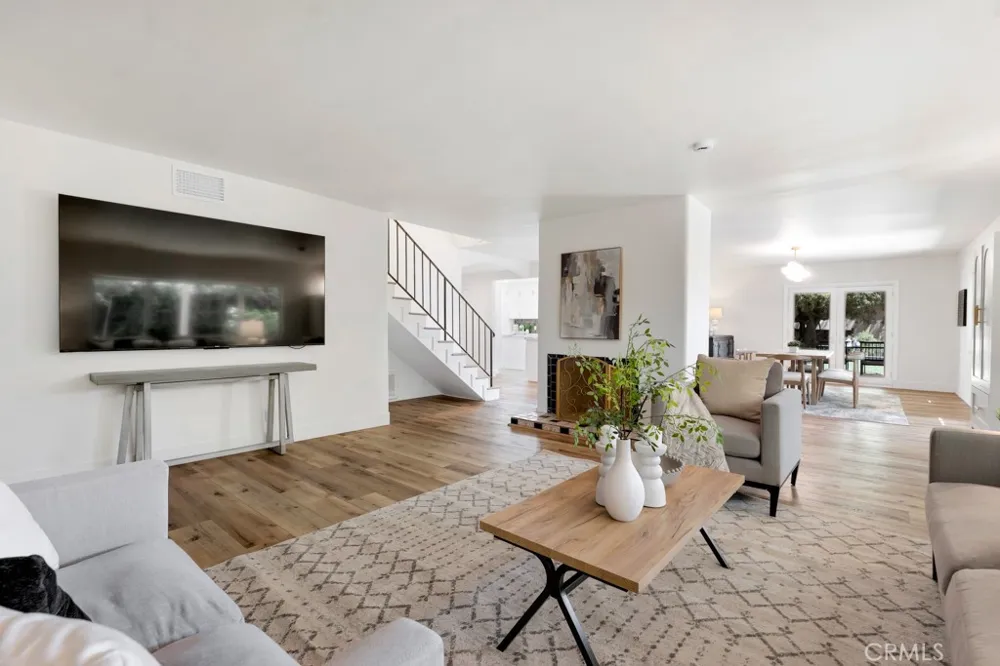 20908 Bandera Street Woodland Hills, CA 91364