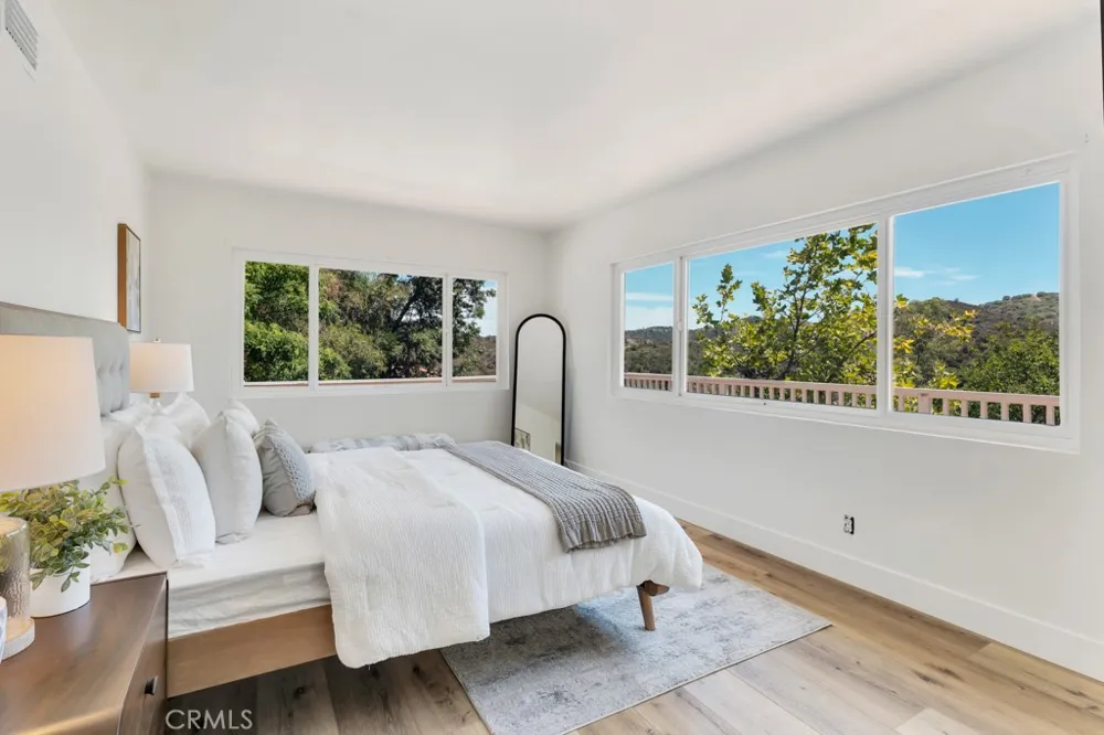 20908 Bandera Street Woodland Hills, CA 91364