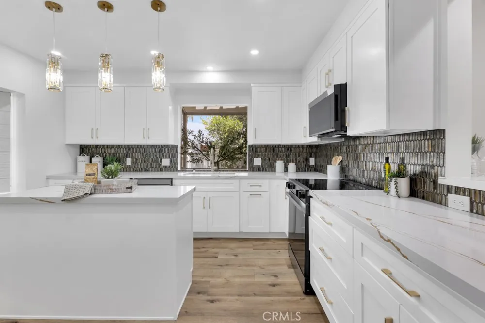 20908 Bandera Street Woodland Hills, CA 91364