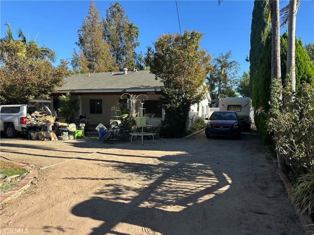20744 Parthenia Winnetka, CA 91306