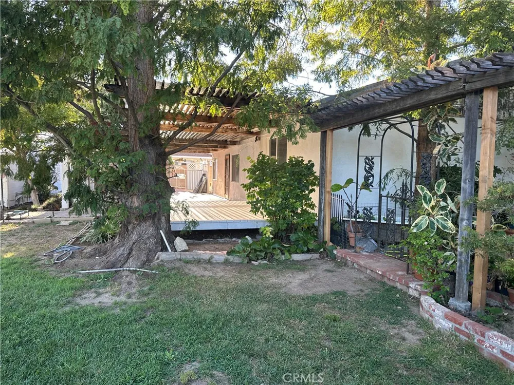 20744 Parthenia Winnetka, CA 91306