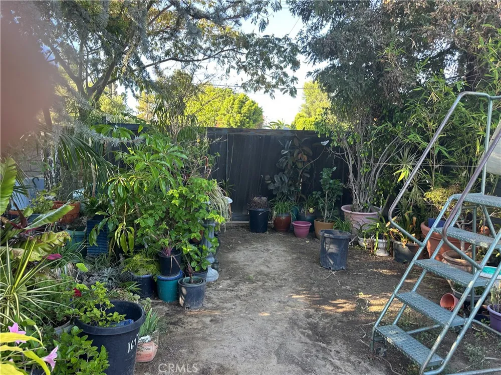20744 Parthenia Winnetka, CA 91306